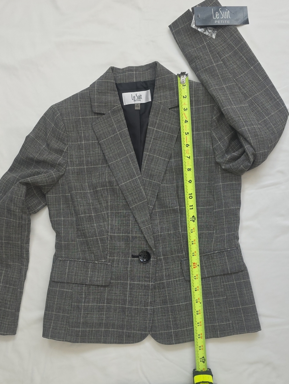 LE SUIT - Picture 4 of 11